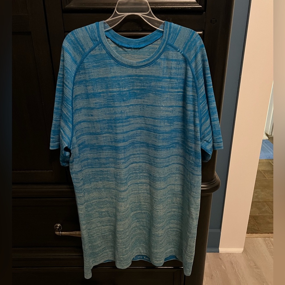 Men’s Lululemon Athletica Shirt